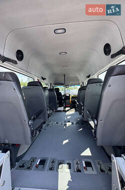Микроавтобус Volkswagen Crafter 2012 в 