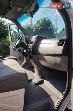 Грузовой фургон Volkswagen Crafter 2011 в 