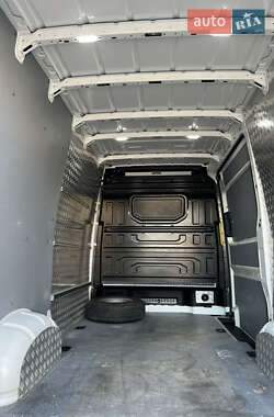 Грузовой фургон Volkswagen Crafter 2021 в 