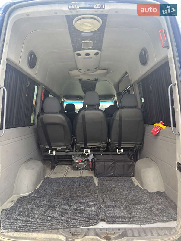 Грузопассажирский фургон Volkswagen Crafter 2009 в Луцке