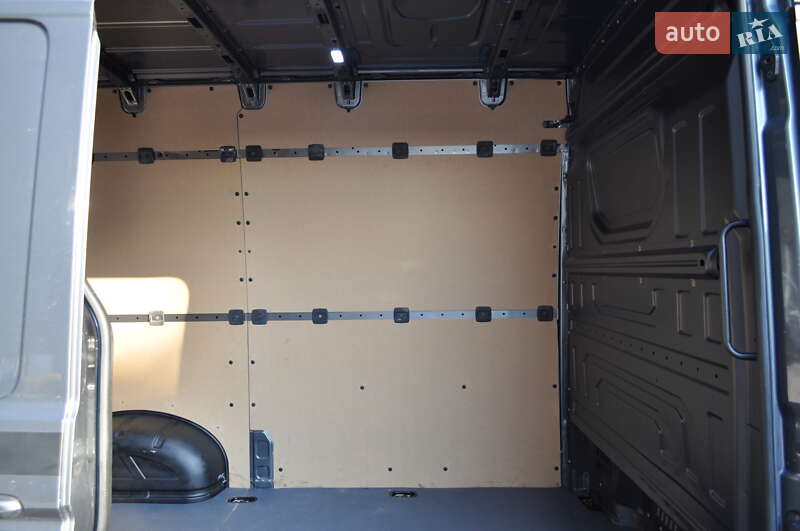 Грузовой фургон Volkswagen Crafter 2020 в Киеве