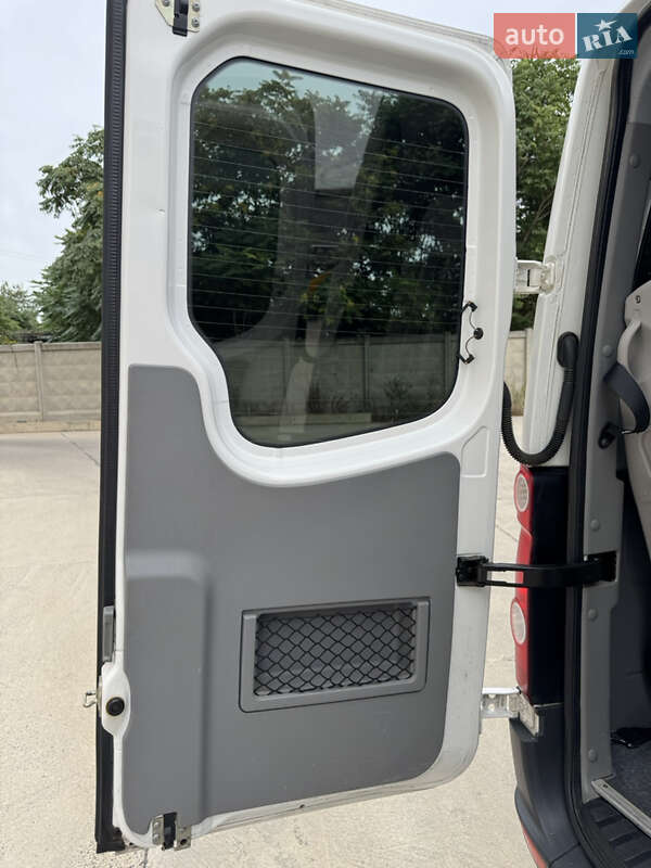 Микроавтобус Volkswagen Crafter 2015 в Одессе фото 31 Микроавтобус Volkswagen Crafter 2015 в Одессе