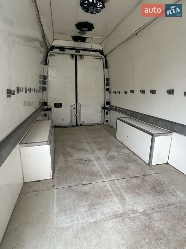 Вантажний фургон Volkswagen Crafter 2009 в Вінниці