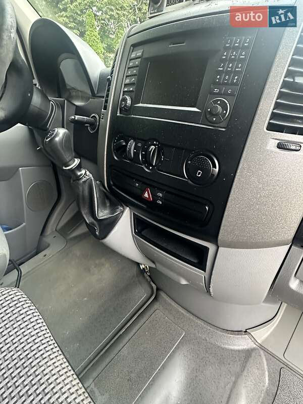 Вантажний фургон Volkswagen Crafter 2009 в Вінниці