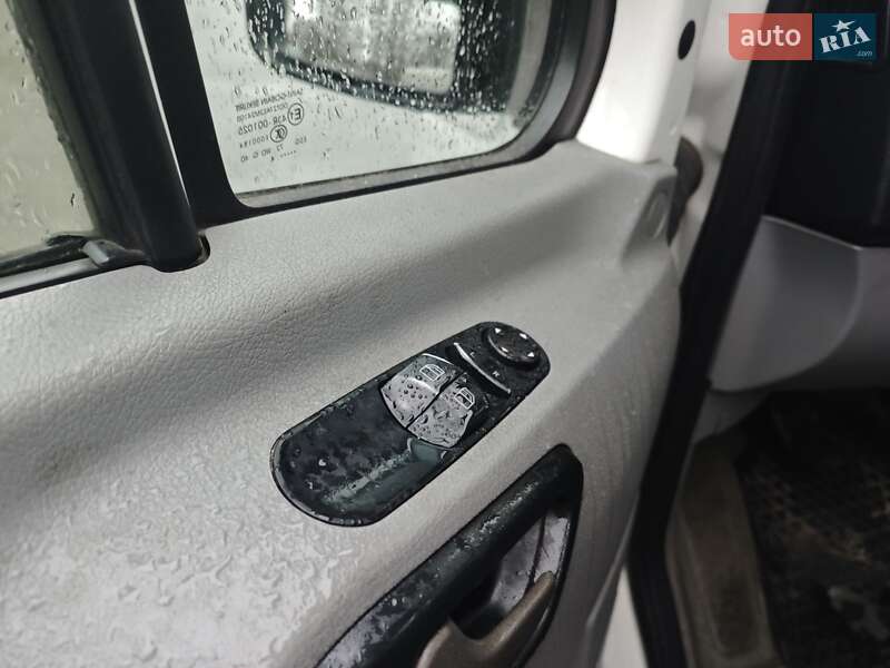 Микроавтобус Volkswagen Crafter 2014 в Киеве