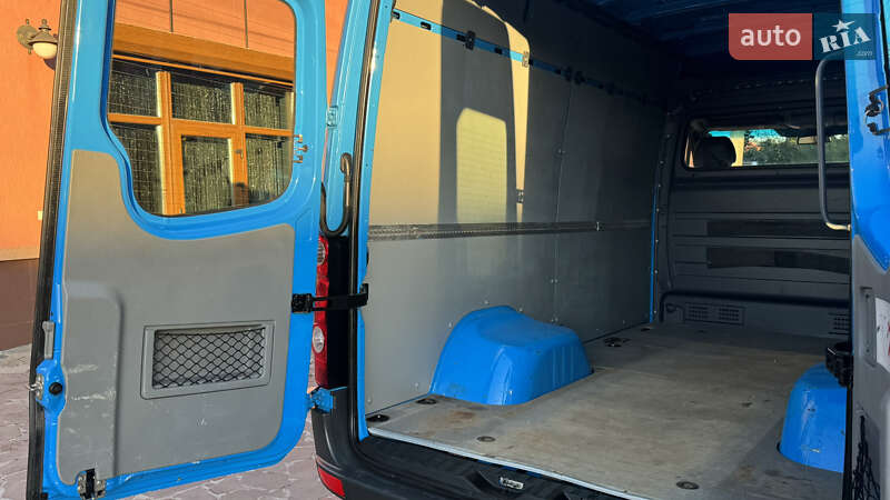 Грузовой фургон Volkswagen Crafter 2015 в Сваляве