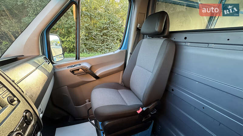 Грузовой фургон Volkswagen Crafter 2015 в Сваляве