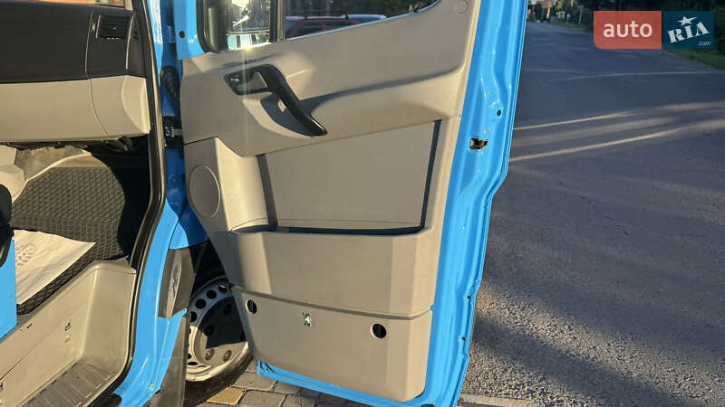 Грузовой фургон Volkswagen Crafter 2015 в Сваляве