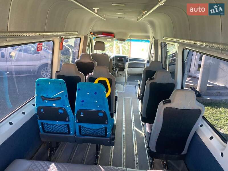 Микроавтобус Volkswagen Crafter 2010 в Дрогобыче
