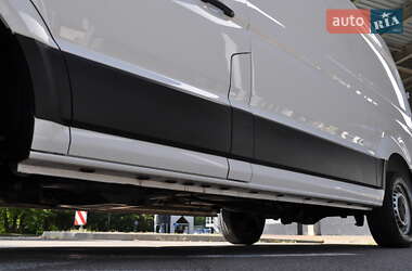 Грузовой фургон Volkswagen Crafter 2020 в 
