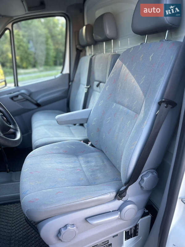 Тентованый Volkswagen Crafter 2010 в Ровно