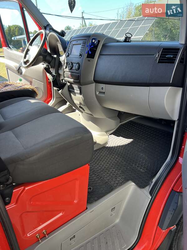 Автовоз Volkswagen Crafter 2015 в Володимирі