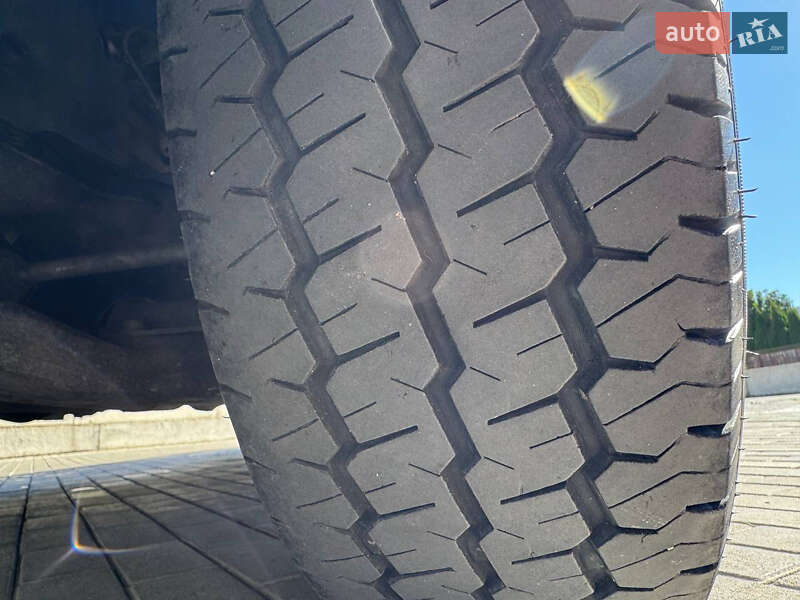 Автовоз Volkswagen Crafter 2010 в Ровно