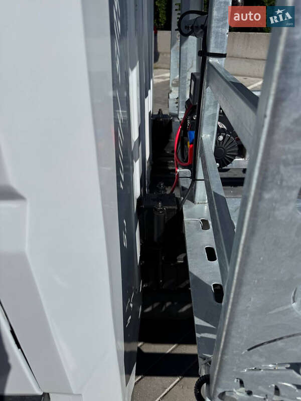 Автовоз Volkswagen Crafter 2010 в Ровно