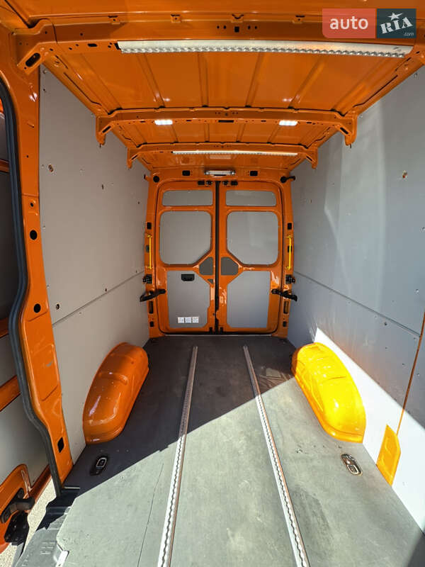 Грузовой фургон Volkswagen Crafter 2021 в Киеве