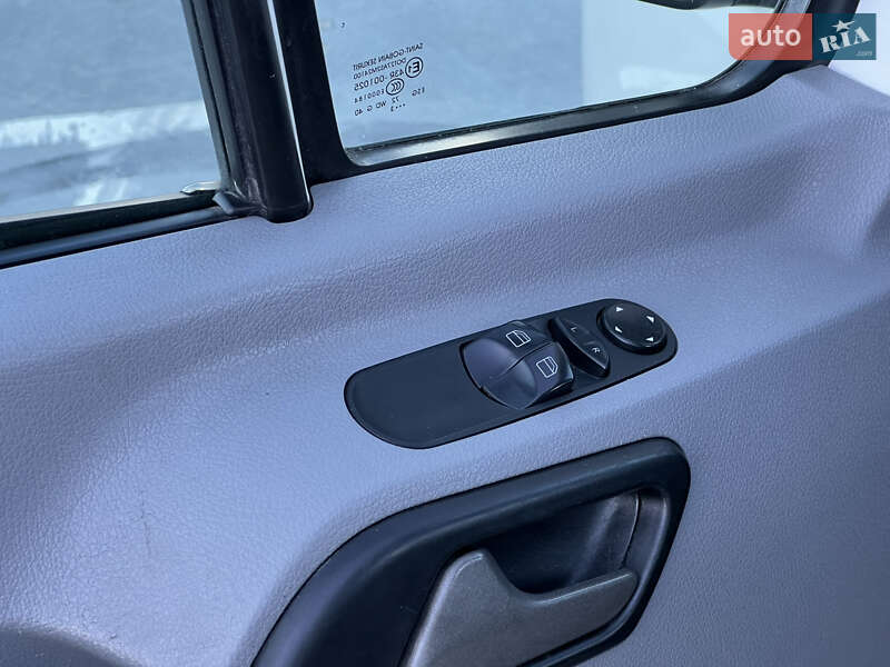 Микроавтобус Volkswagen Crafter 2013 в Киеве