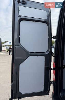 Грузовой фургон Volkswagen Crafter 2021 в 