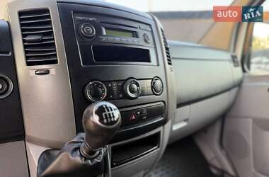 Грузовой фургон Volkswagen Crafter 2012 в 