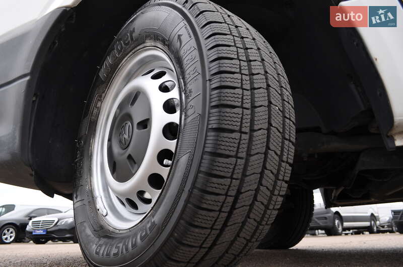Грузовой фургон Volkswagen Crafter 2014 в Киеве