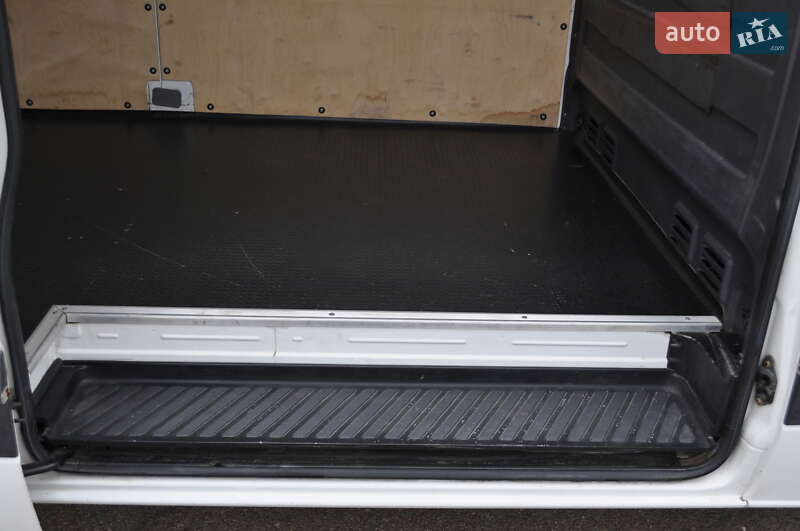 Грузовой фургон Volkswagen Crafter 2014 в Киеве