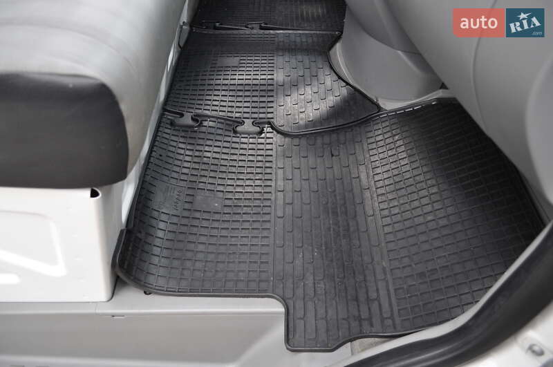 Грузовой фургон Volkswagen Crafter 2014 в Киеве