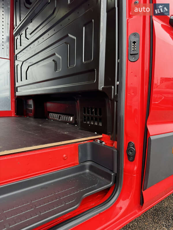 Грузовой фургон Volkswagen Crafter 2019 в Киеве