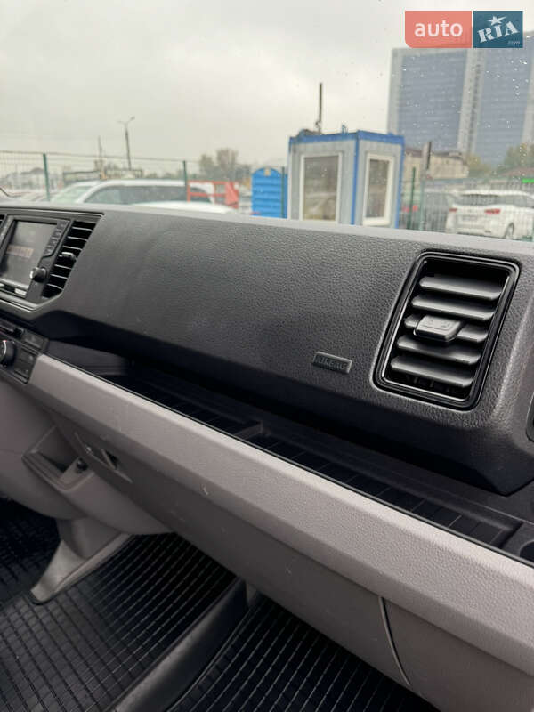 Грузовой фургон Volkswagen Crafter 2019 в Киеве