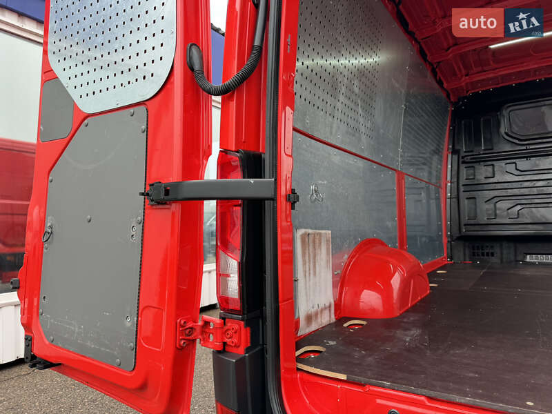 Грузовой фургон Volkswagen Crafter 2019 в Киеве