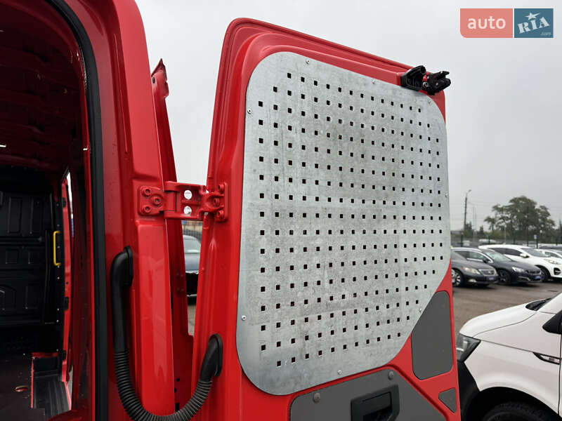 Грузовой фургон Volkswagen Crafter 2019 в Киеве