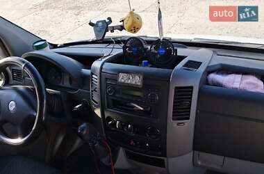 Грузовой фургон Volkswagen Crafter 2011 в 