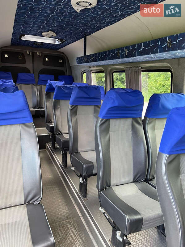 Пригородный автобус Volkswagen Crafter 2012 в Переяславе