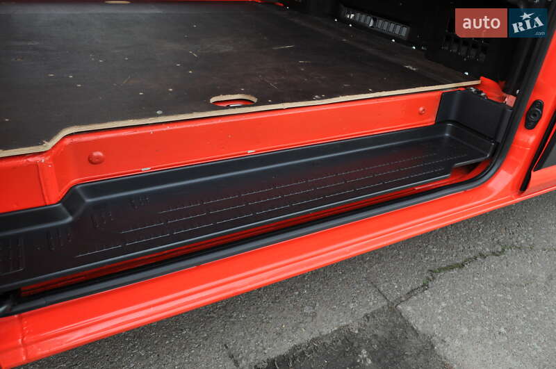 Грузовой фургон Volkswagen Crafter 2019 в Киеве