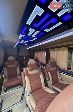 Микроавтобус грузовой (до 3,5т) Volkswagen Crafter 2008 в 