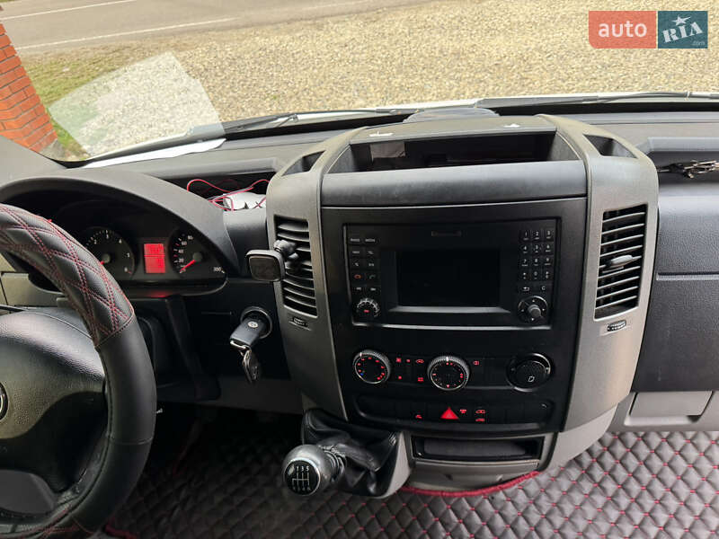 Грузовой фургон Volkswagen Crafter 2015 в Тячеве