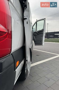 Вантажний фургон Volkswagen Crafter 2015 в 