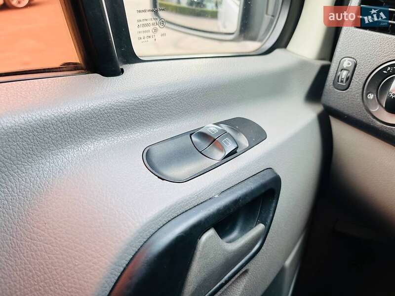 Микроавтобус Volkswagen Crafter 2009 в Каменском