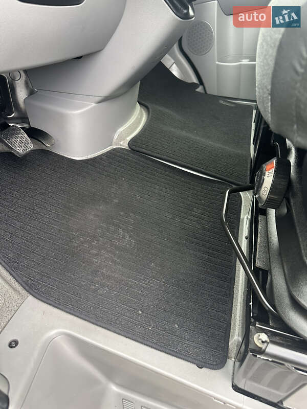 Вантажний фургон Volkswagen Crafter 2016 в Дубні