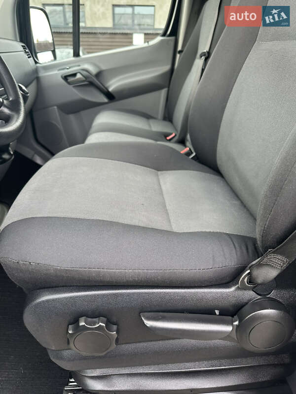 Вантажний фургон Volkswagen Crafter 2016 в Дубні