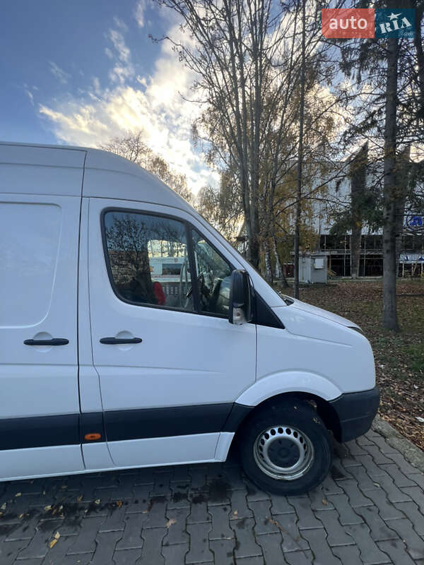 Вантажний фургон Volkswagen Crafter 2016 в Чернівцях