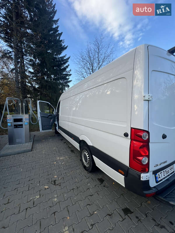 Вантажний фургон Volkswagen Crafter 2016 в Чернівцях
