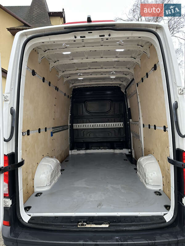 Вантажопасажирський фургон Volkswagen Crafter 2017 в Почаєві