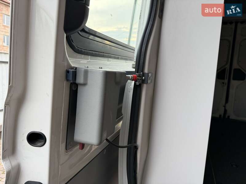 Вантажний фургон Volkswagen Crafter 2018 в Чернівцях