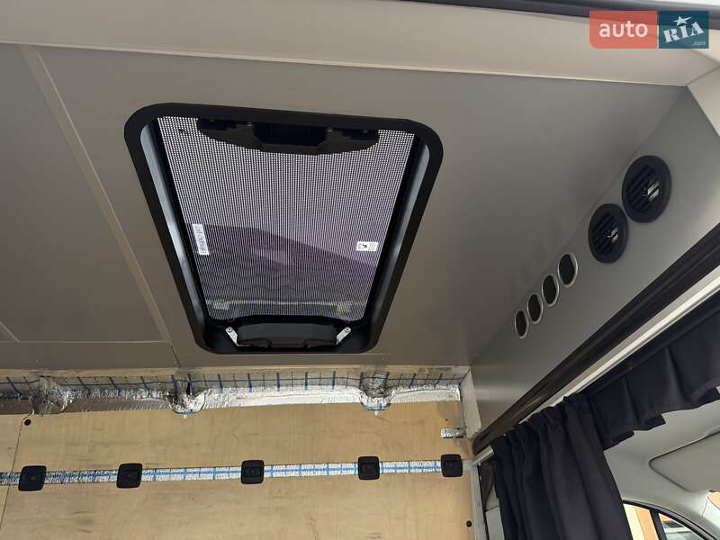 Вантажний фургон Volkswagen Crafter 2018 в Чернівцях