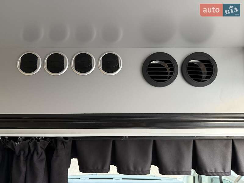 Вантажний фургон Volkswagen Crafter 2018 в Чернівцях