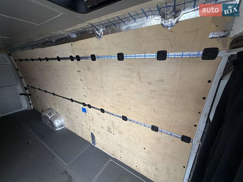 Вантажний фургон Volkswagen Crafter 2018 в Чернівцях