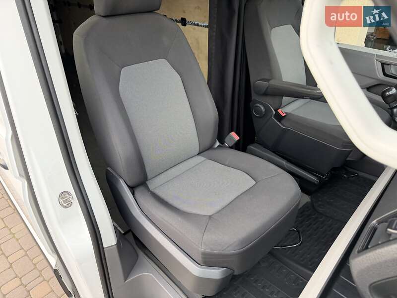 Вантажний фургон Volkswagen Crafter 2018 в Чернівцях