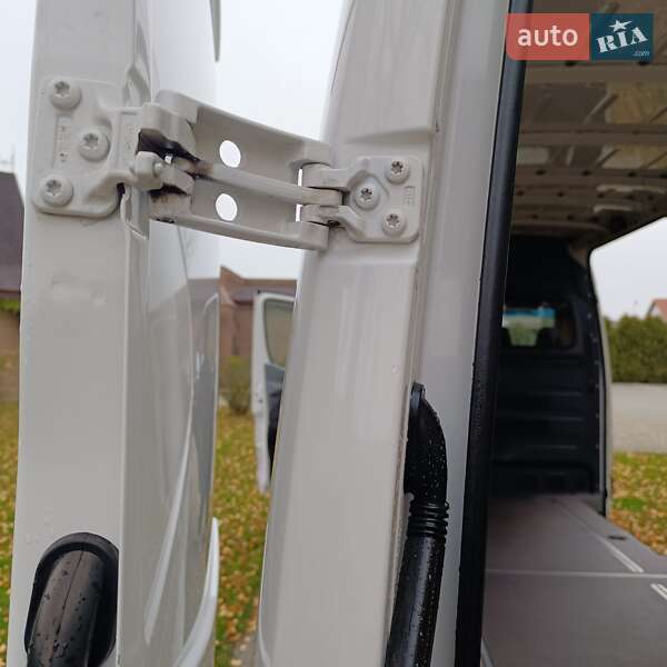 Вантажний фургон Volkswagen Crafter 2016 в Почаєві