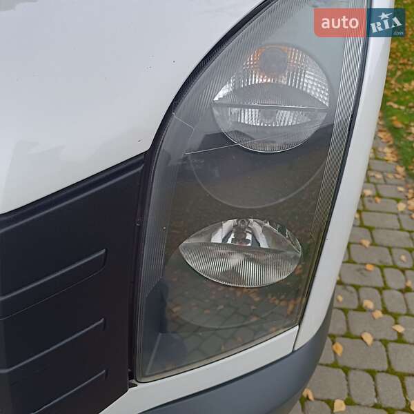 Вантажний фургон Volkswagen Crafter 2016 в Почаєві