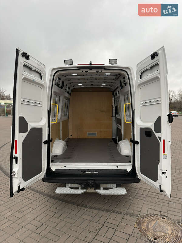 Грузовой фургон Volkswagen Crafter 2021 в Киеве