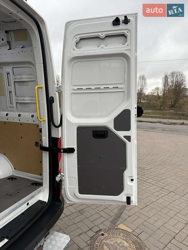 Грузовой фургон Volkswagen Crafter 2021 в Киеве